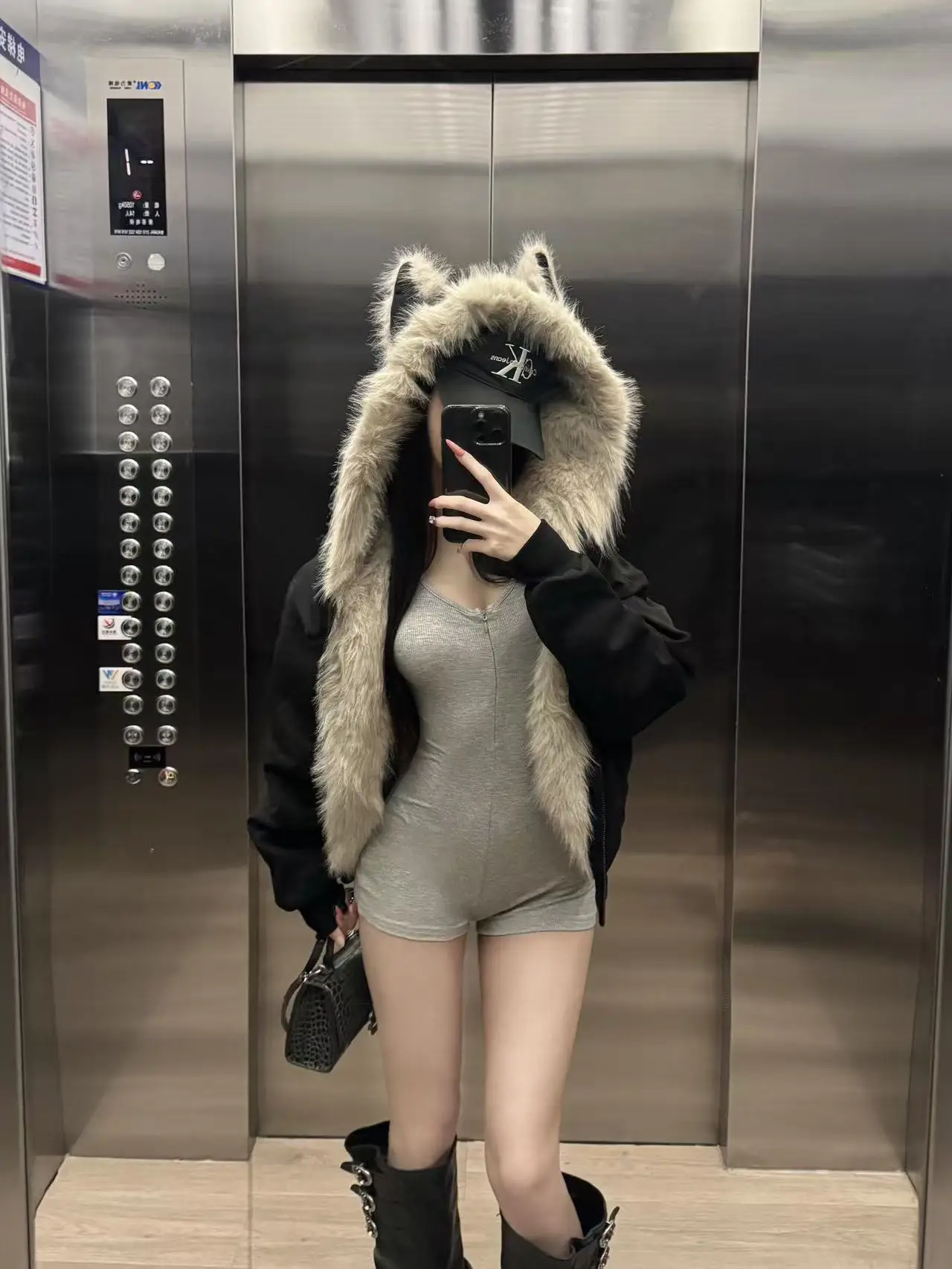 セクシーなアメリカンロングスリーブジッパーデザインスリムフィットTシャツレディース2026年秋新作タイトワンピースベースシャツインス通勤