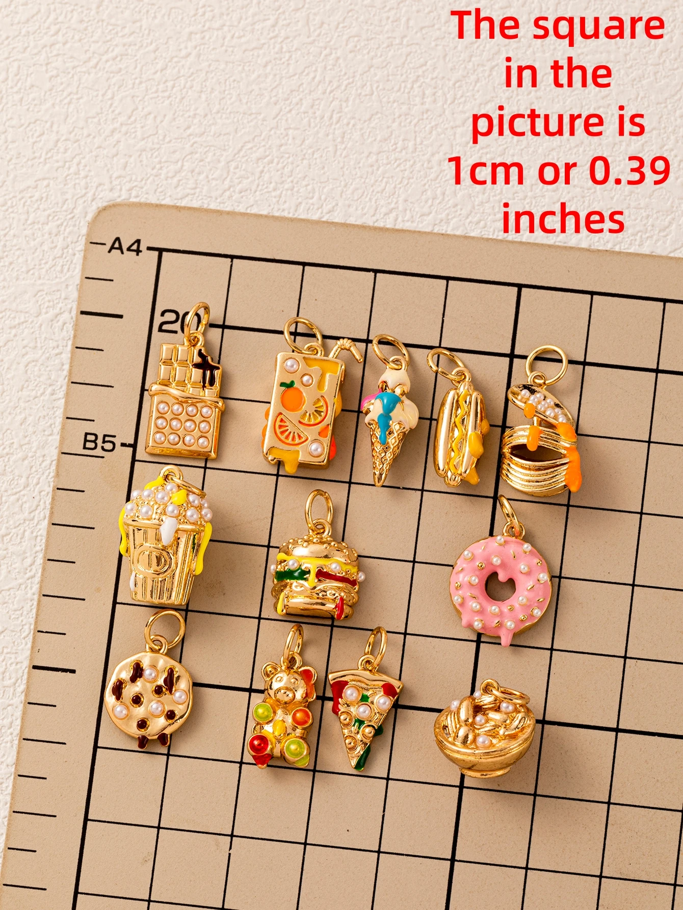 Niedliche und frische neue Dessert-Serie: Schokoladen-Perlen-Milchtee-Pizza DIY-Anhänger für Schmuck. – Detail 1
