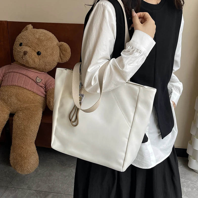 

Women Leather Luxury Classic Fashion Designer Shoulder Tote Bag Elegant Crossbody Handbag For Modern Daily Comfort