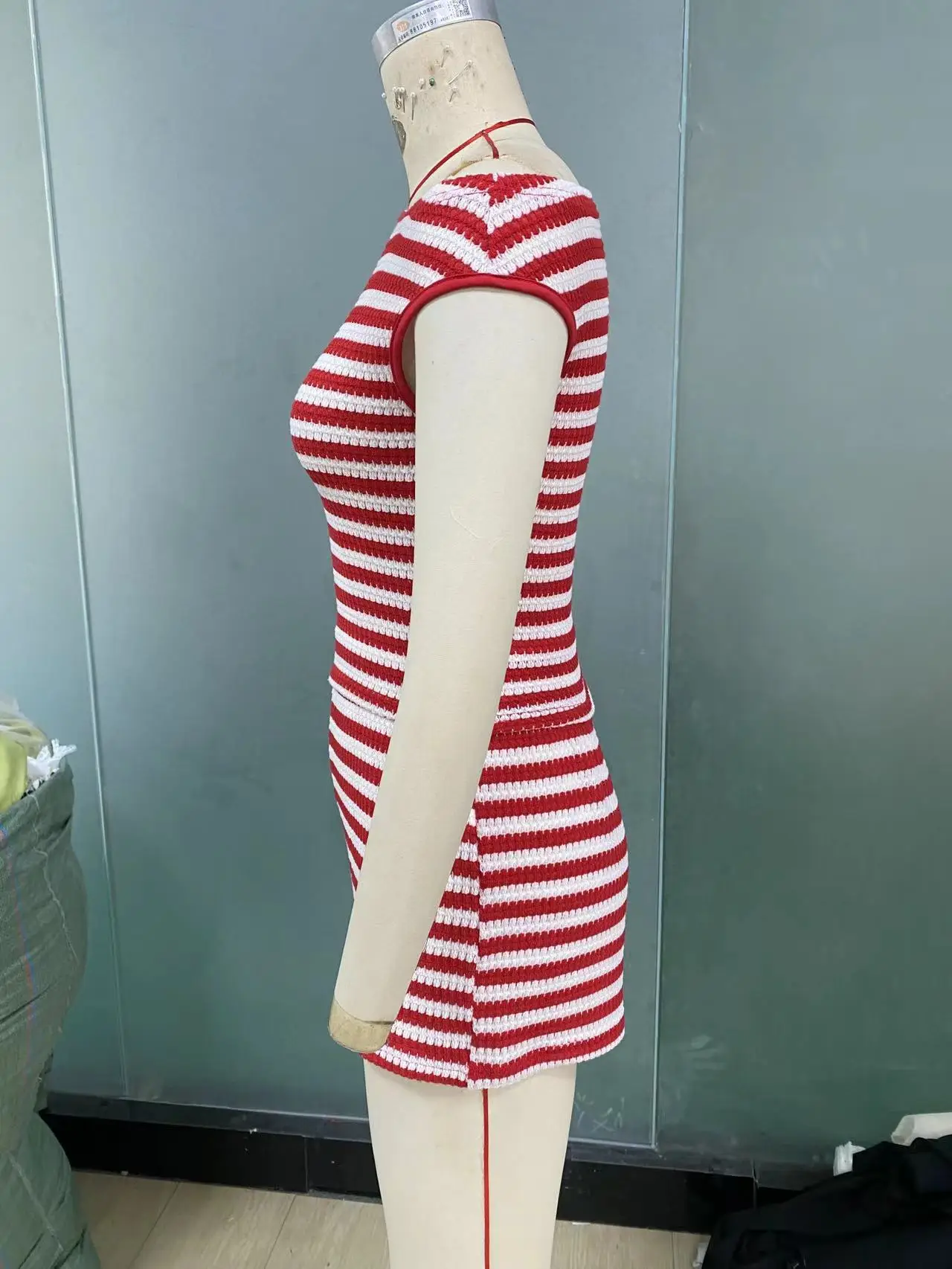 Ensemble deux pièces court d'été pour femmes, nouveau Style de vacances rayé, coupe Slim, gilet amincissant, pantalon court moulant aux hanches, ensemble pour femmes