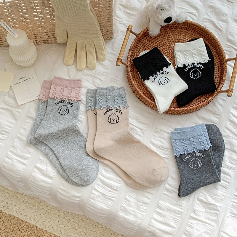 Kaos kaki anjing kartun wanita 2025 musim gugur baru, kaos kaki renda Jepang setinggi betis, kaos kaki panjang warna-warni serbaguna modis