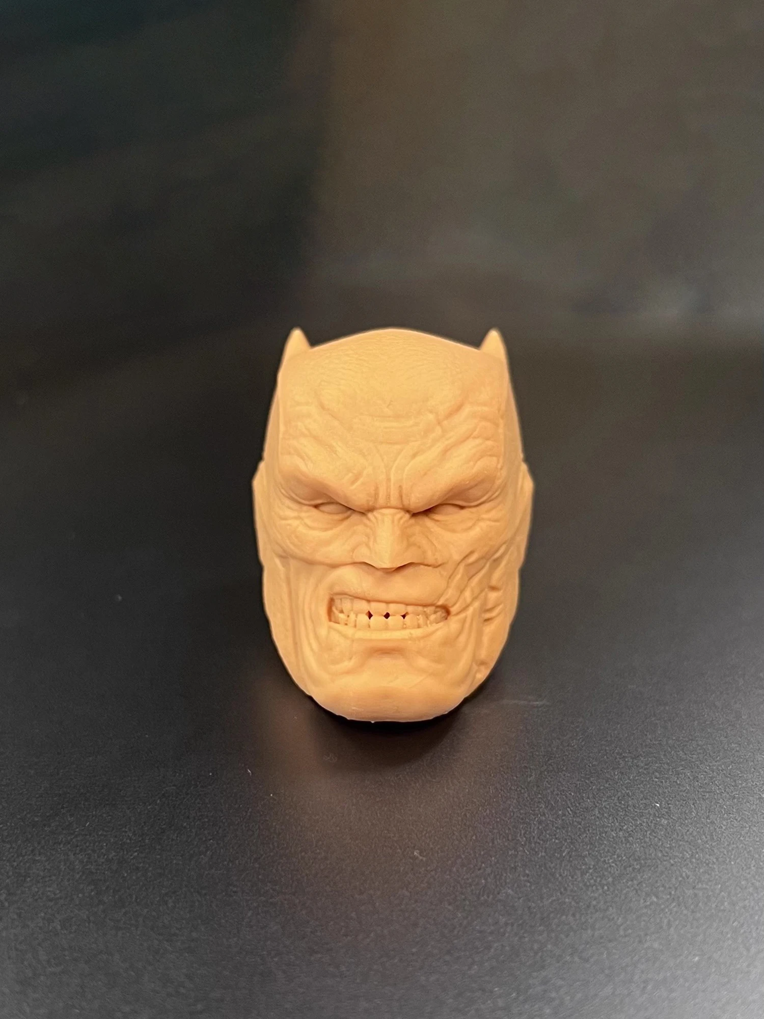 

1/6 Scale Unpainted Hush Bruce Wayne Head Carving Sculpt Model Toys
