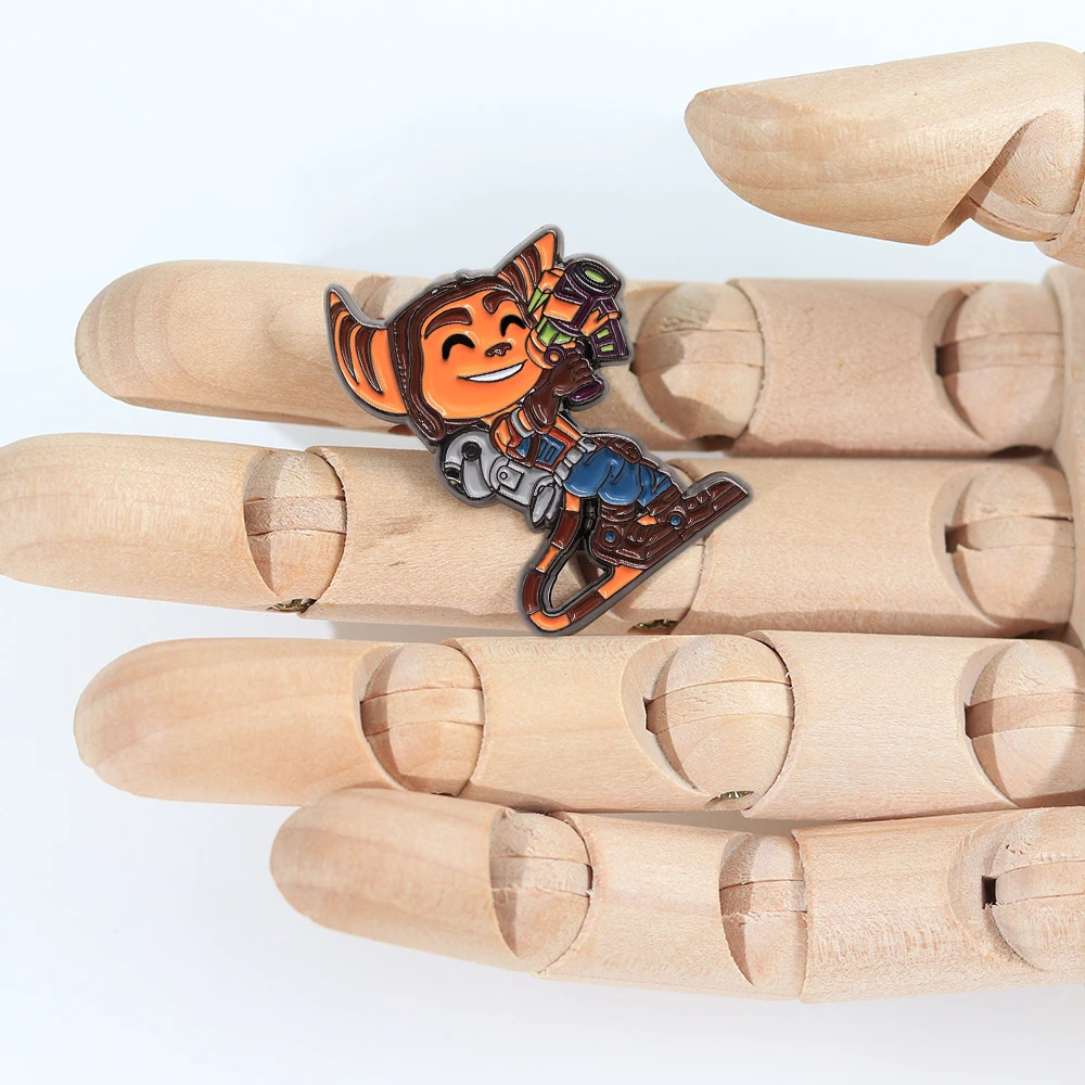 Cartoon-Spielcharakter-Abzeichen Ratchet & Clank Emaille-Anstecknadel Kreative Tier-Anstecknadel Modischer Kragen-Schmuck Abzeichen-Dekoration Geschenk – Detail 6