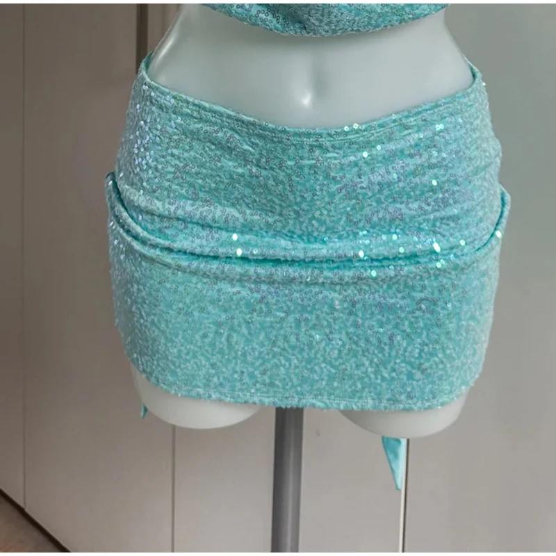 Damen Maxikleid mit Kaskadenrüschen, Neckholder, ärmellos, rückenfrei – Sommer 2026 Freizeit Strandmode Robe – Detail 2