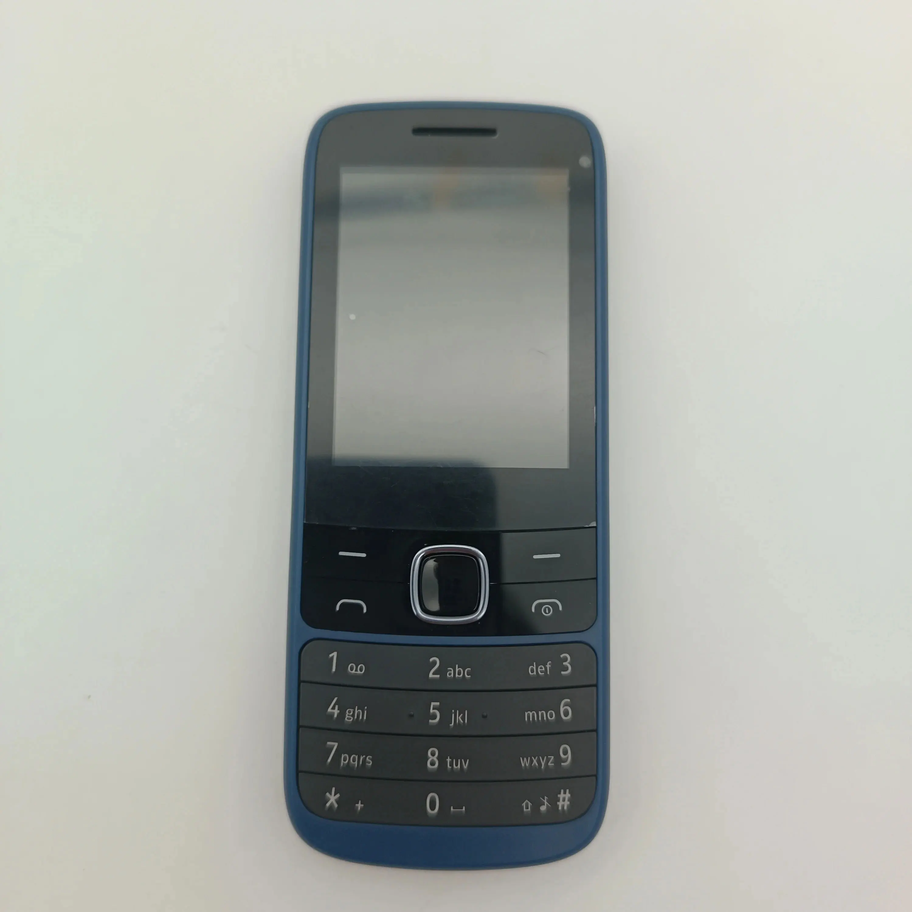 هاتف محمول أصلي 225 4G مصنوع في فنلندا يدعم اللغة الإنجليزية بحالة جيدة