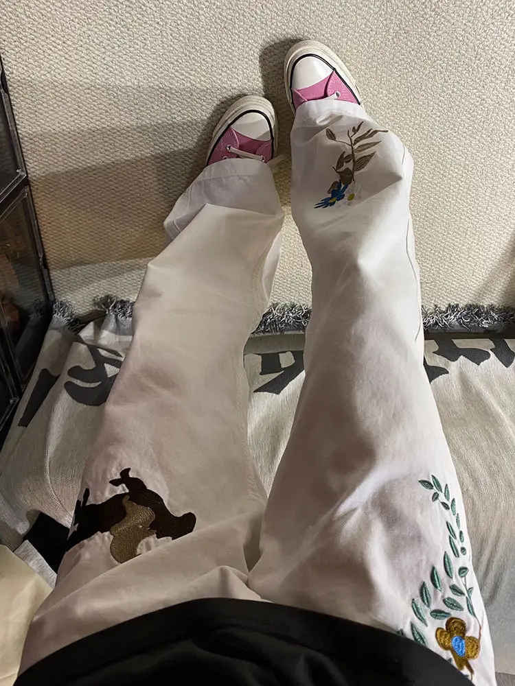 

Американский дизайн вышивки, прямые белые джинсы, весна и лето 2025, новые свободные висячие брюки-поло