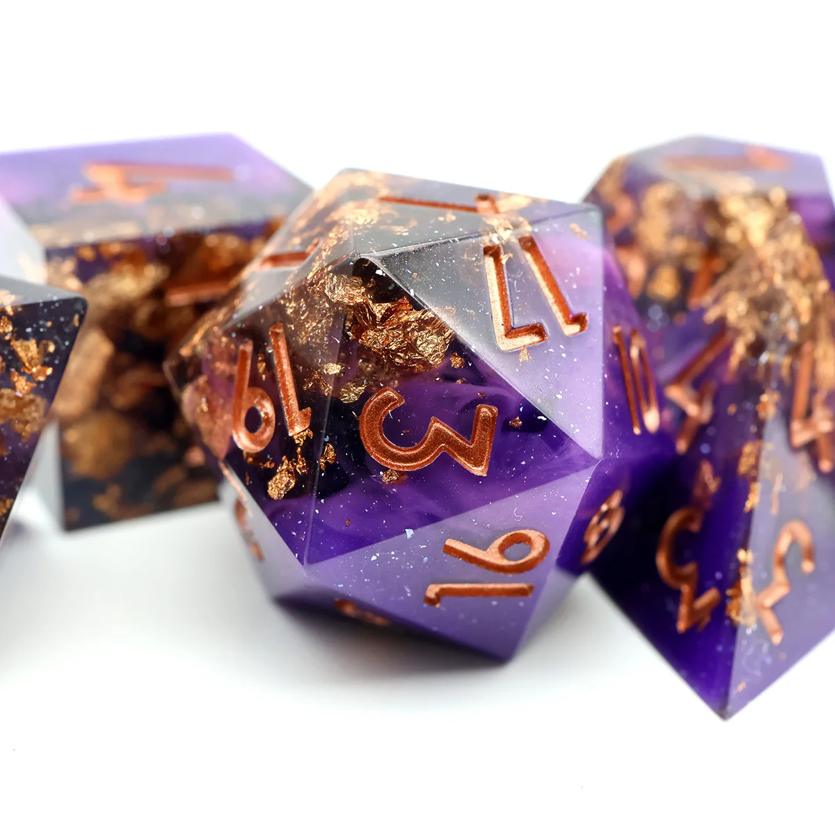 

Handcrafted Resin DND Dice Set, Red-Green Gradient, Translucent Pulp Texture RPG Dice for Tabletop Role-Playing Games N1
