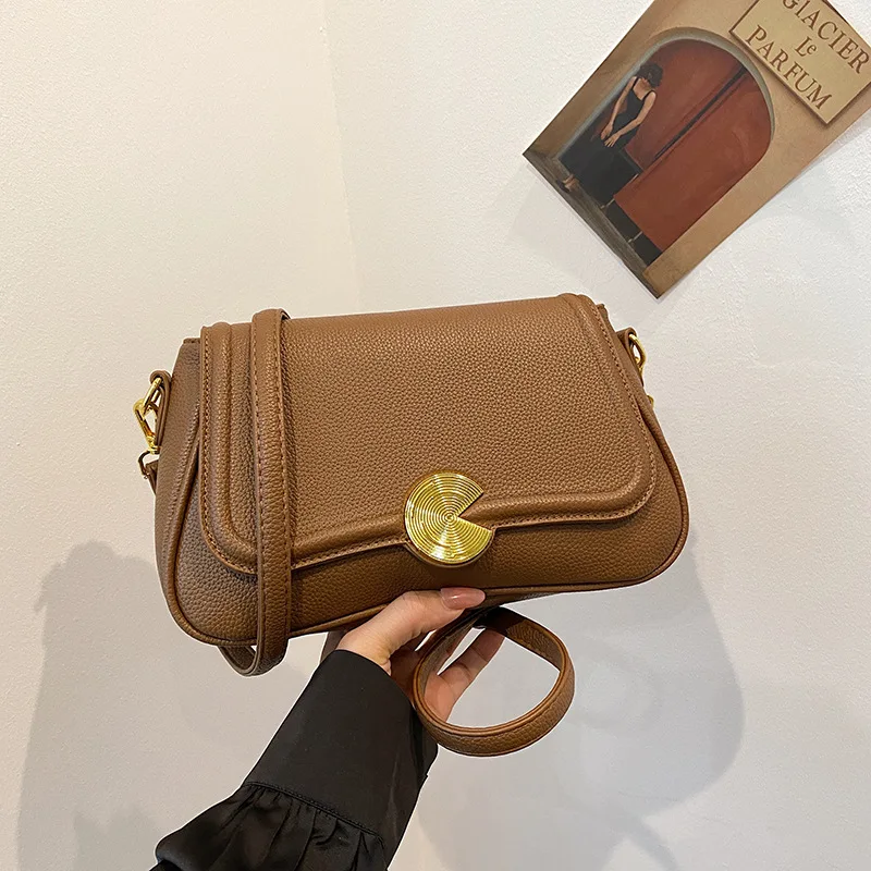 

2025 Textured Shoulder Bag for Women Niche Design Spacious Tote Fashion Crossbody Purse Large Capacity Day Bag