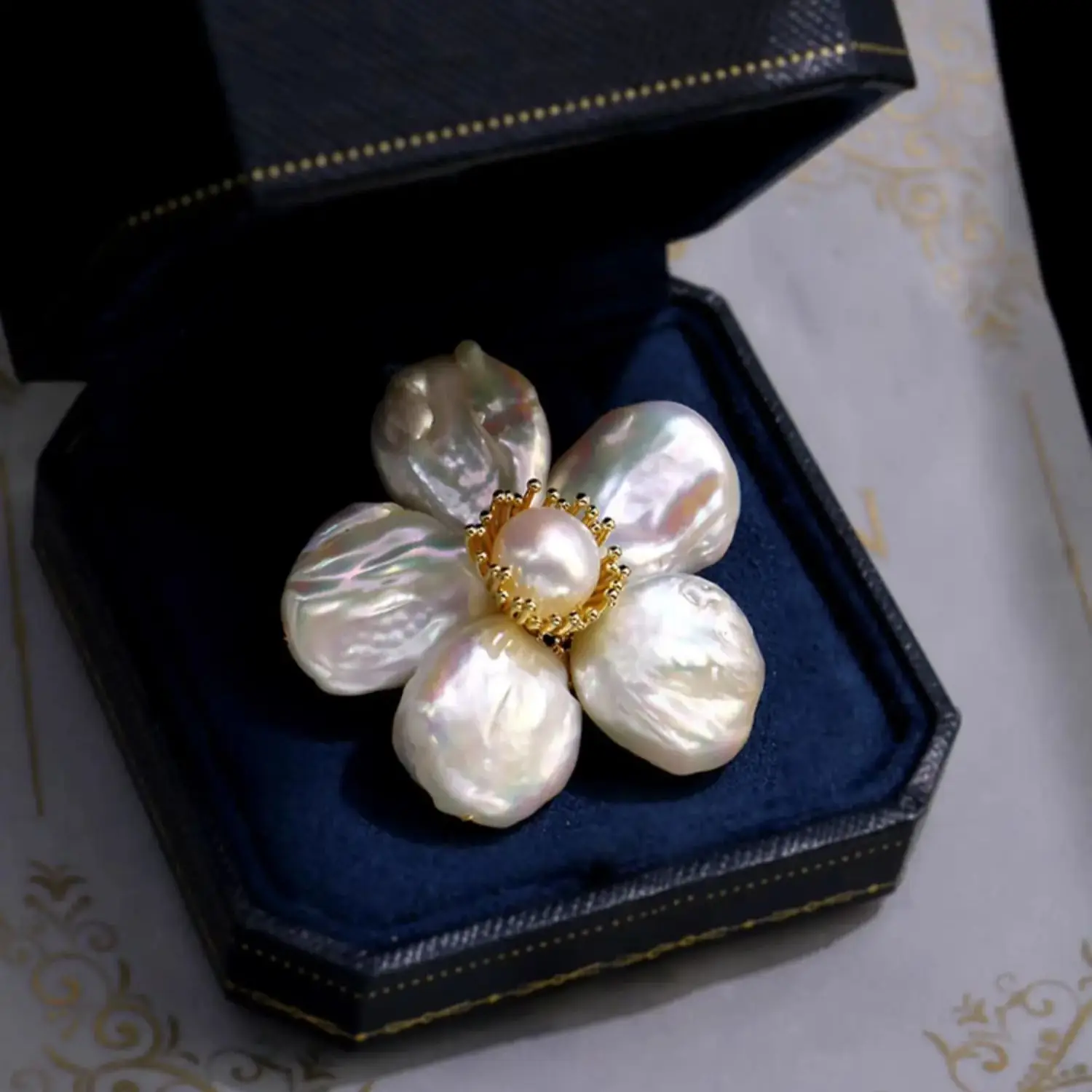 Minween Vintage Natural Baroque Pearl Brooches For Women Big Flower Brooch Luxury Jewelry Gifts