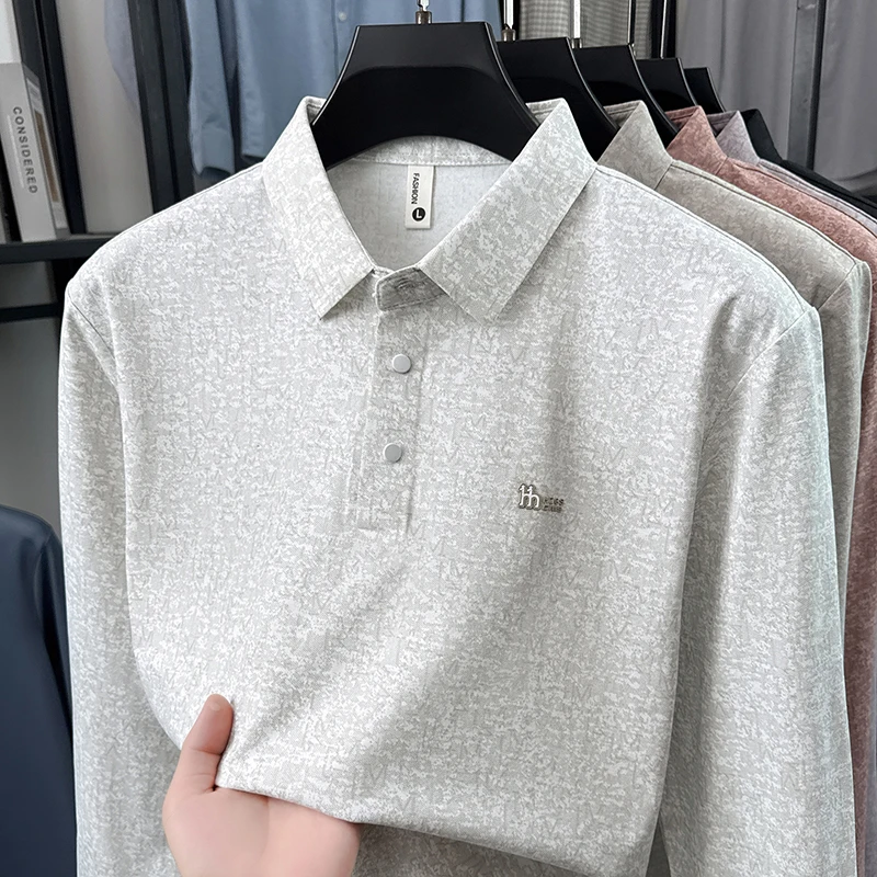 Herren-Polohemd mit langen Ärmeln, Reverskragen, dezenter Jacquard-Textur, Knopfleiste, weicher Stoff, für den täglichen Gebrauch. – Detail 4