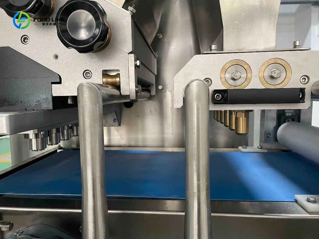 صانع كوكي صينية مخصصة 50-100 كجم آلة قطع البثق ثنائية الغرض عالية الكفاءة