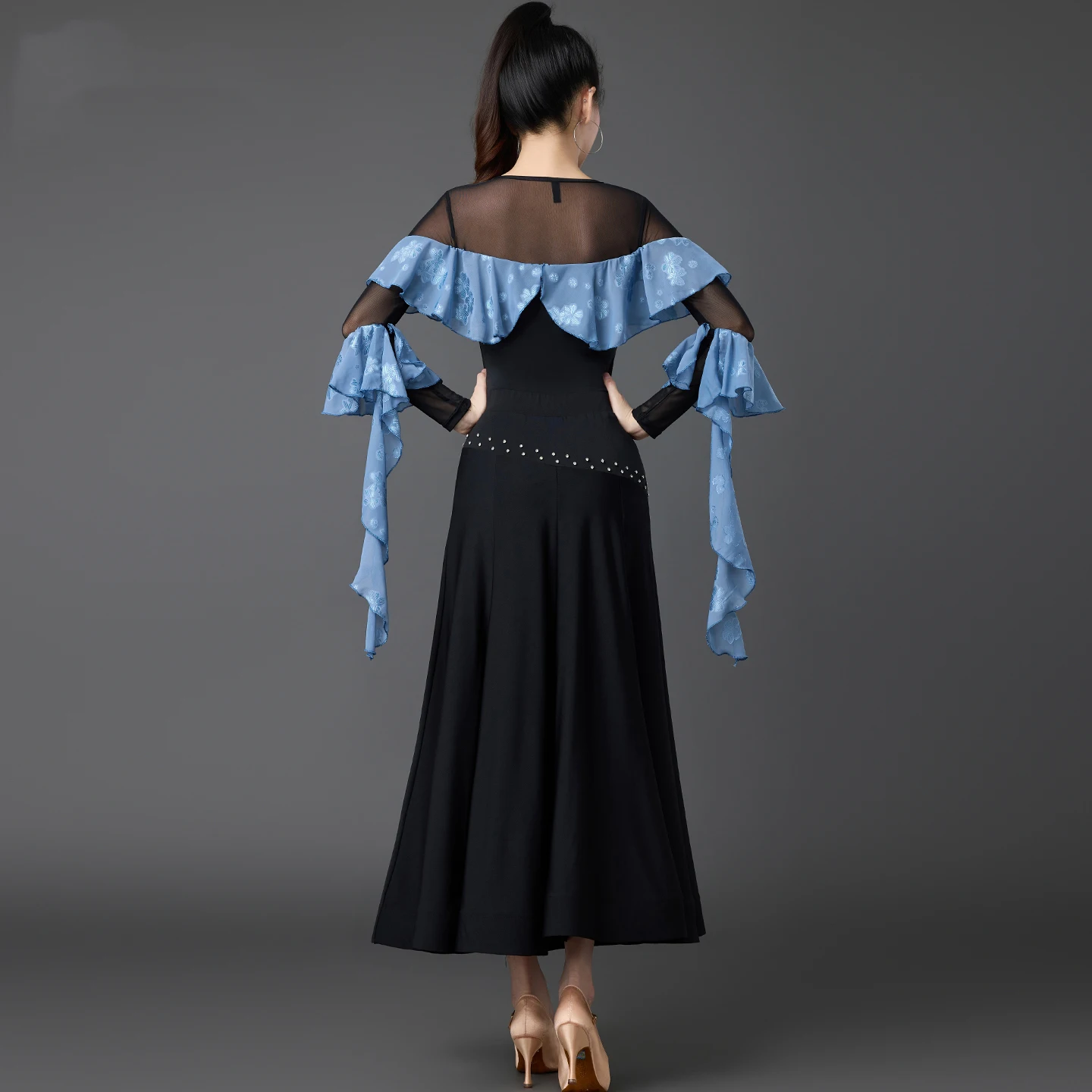 Danza moderna 2026 Valzer standard nazionale delle nuove donne Pratica di danza sociale Top a maniche lunghe Mezza gonna Abito da ballo XH3952