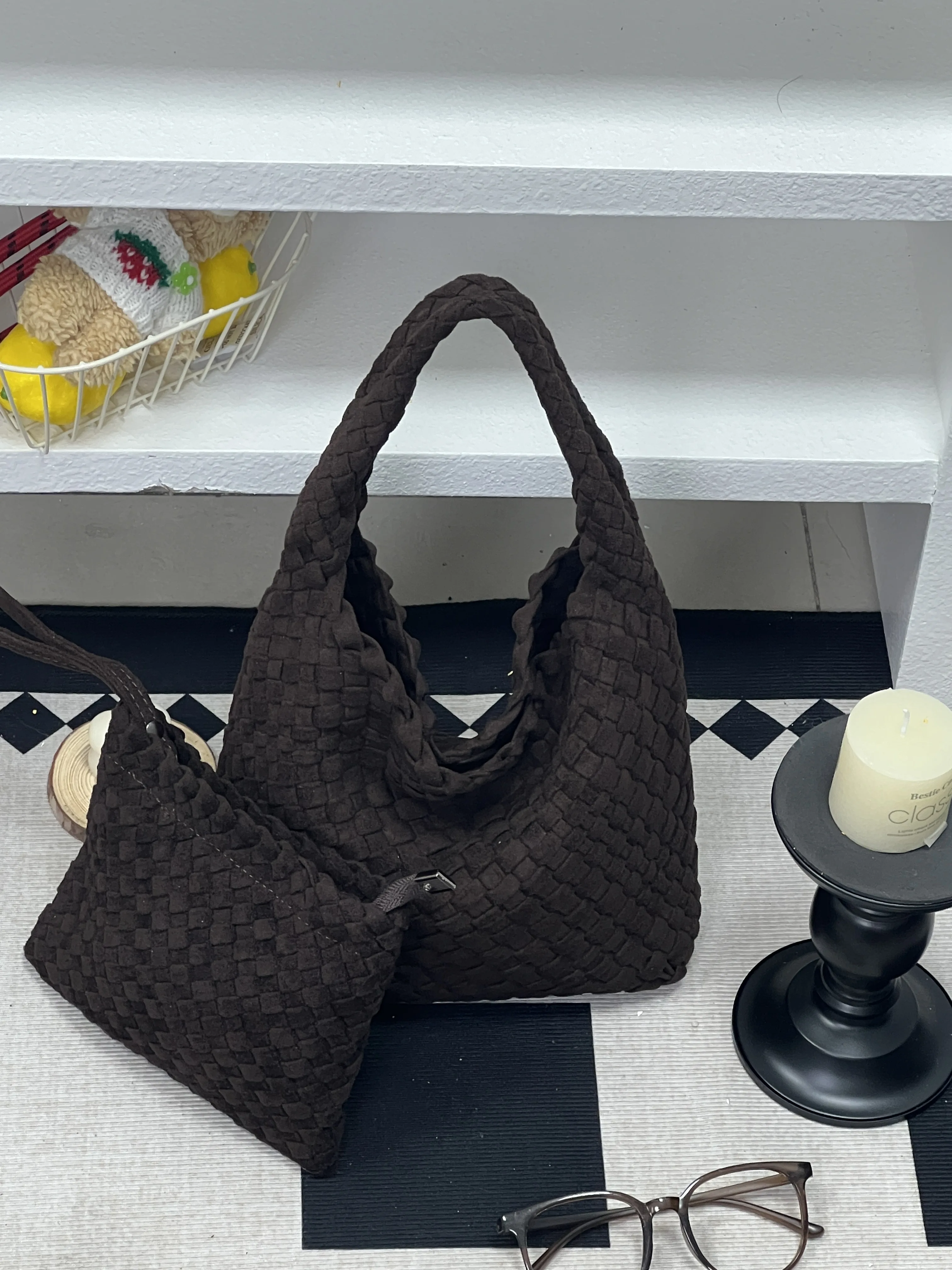 

Large Capacity Flannel Fabric Handbag Fashion Single Shoulder Bag Stylish Portable Everyday Use