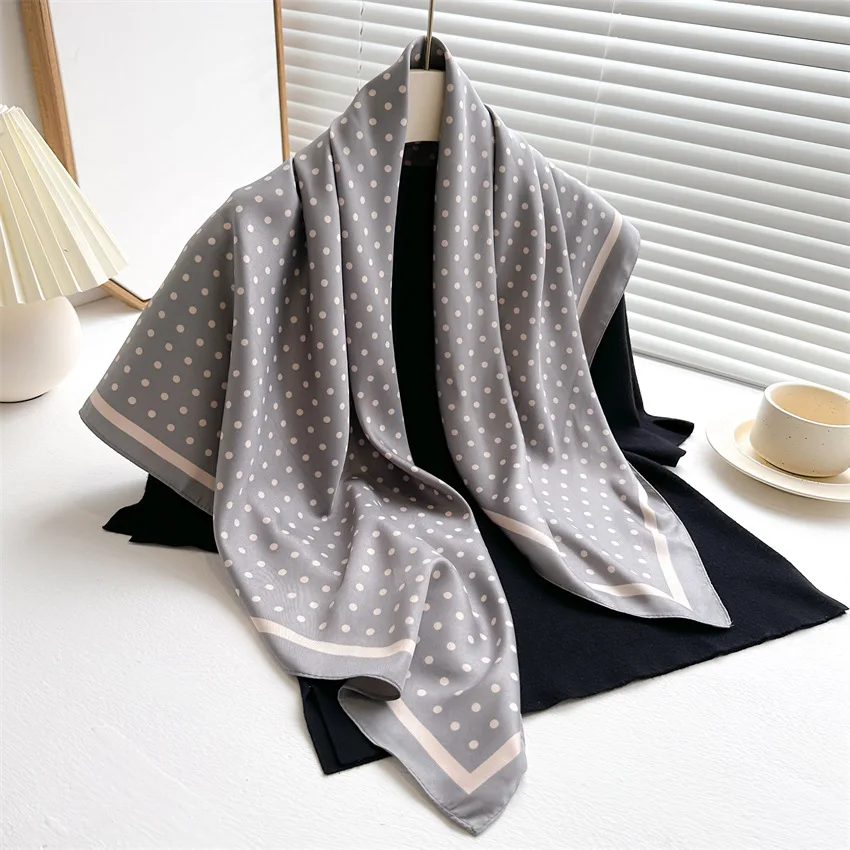 90*90cm Polka Dot Quadratischer Schal für Damen, weicher Satin, Seidenschals, Bandanas, luxuriöser Hijab, Halstuch, eleganter Schal, Wickeltuch – Detail 1