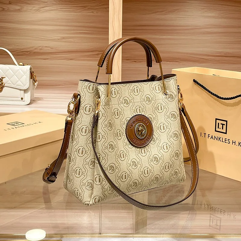 Light luxury brand women's handbag for spring and summer 2025, designer's high-quality shoulder bag, fashionable crossbody bag,