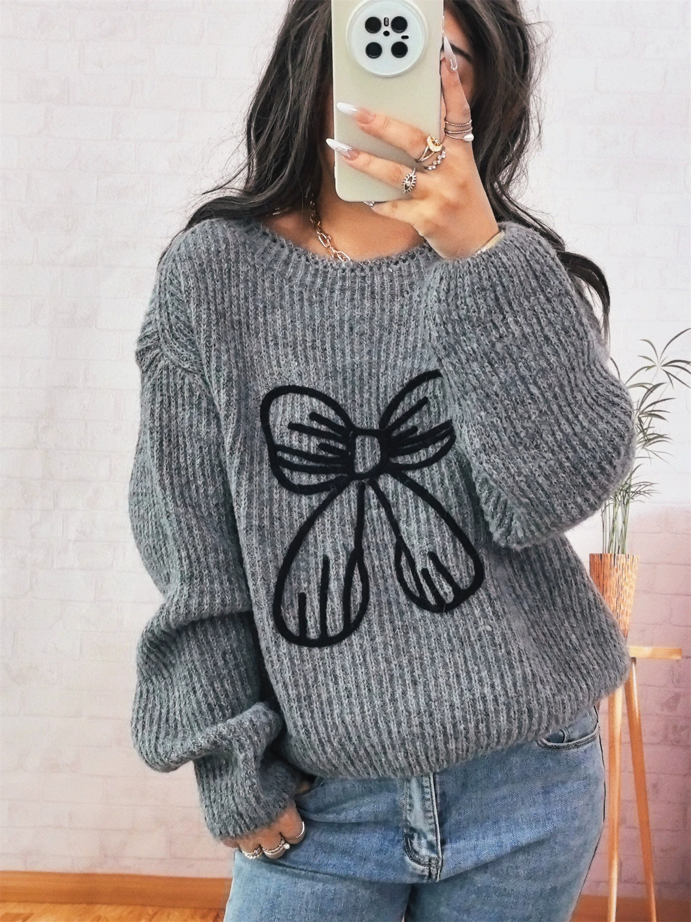 Autumn and winter new simple casual bow embroidery decoration knitted pullover sweater long sleeved sweater for women