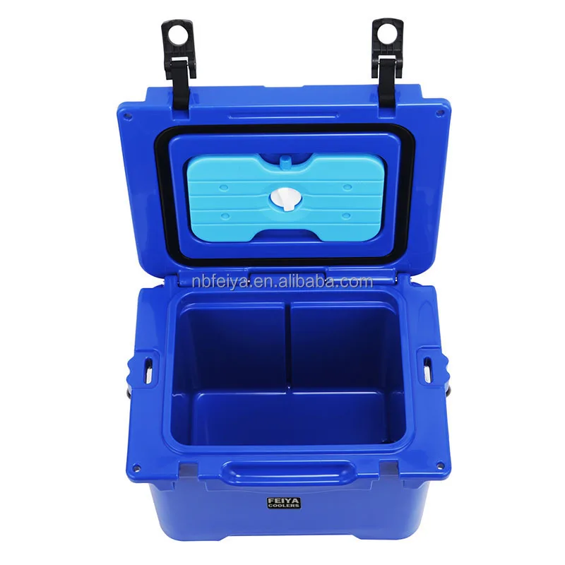 Refrigeradores rotomoldados de promoción portátil de 17 cuartos de hielo de Navidad enfriadores de caja de hielo de regalo para acampar al aire libre