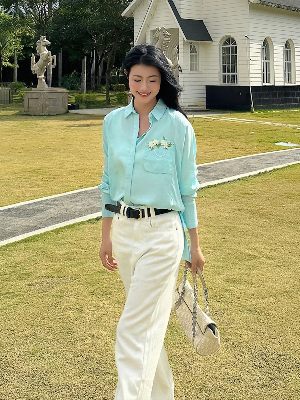 

Женская блузка с ручной вышивкой в виде цветка жасмина, летний дизайн, уникальный, высококачественный, белый, свободный крой, длинный рукав...