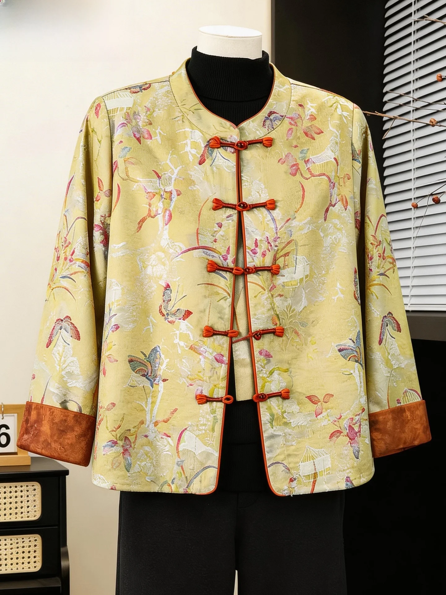 

Новая китайская весенняя куртка-жакет премиум-класса в стиле Тан для женщин среднего и старшего возраста, большие размеры, с вышивкой, ветрозащитная