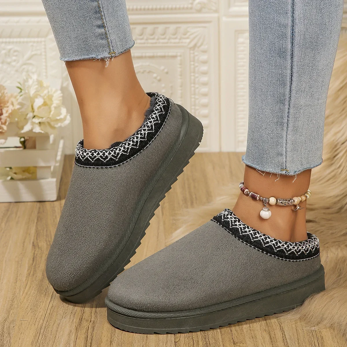 2024 Snow Boots Women Winter Cashmere Warm Thick Soles Without Heel-covered Hair Half Slipper Cotton Shoes Cashmere Warm Boots