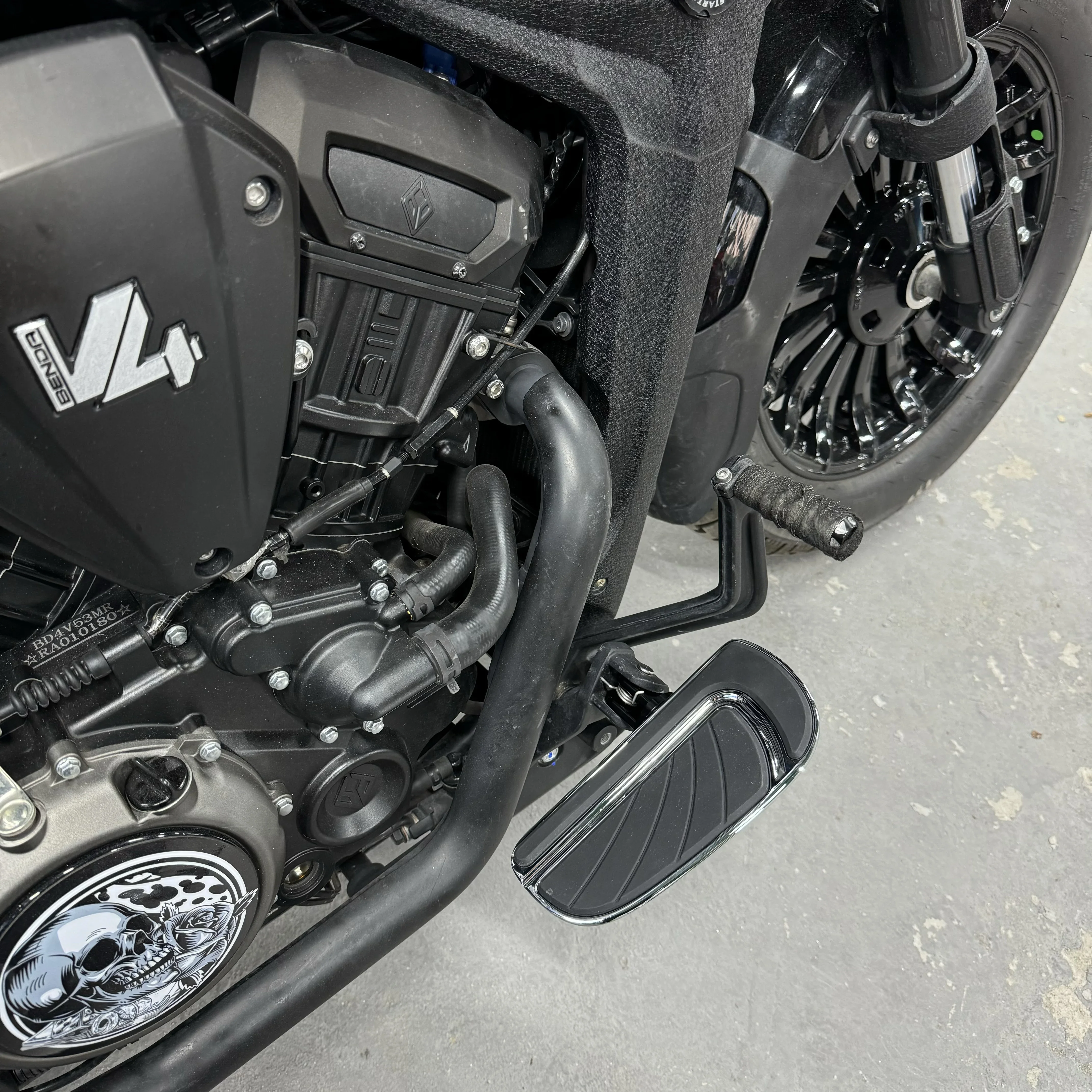 Apply Zongshen yomi 125 modification to increase retro anti-skid pedal before pedal modification.