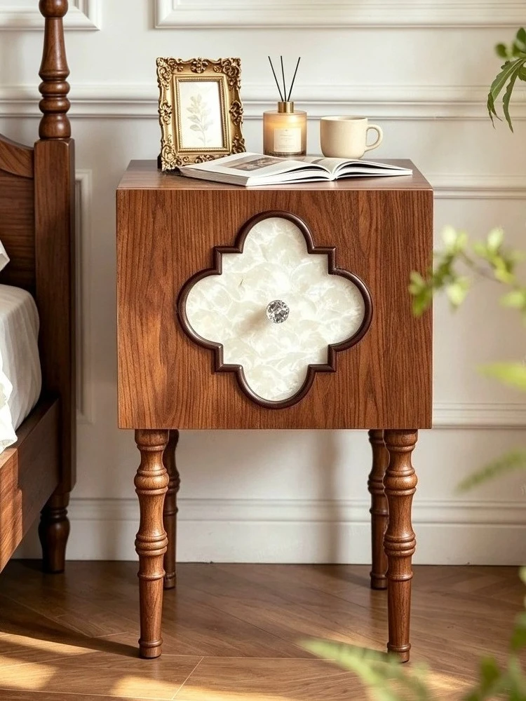 Solid Wood Nightstands French Antique Storage Nightstands Luxury Shell Decorative Bedroom Nightstand Retro Home Furniture