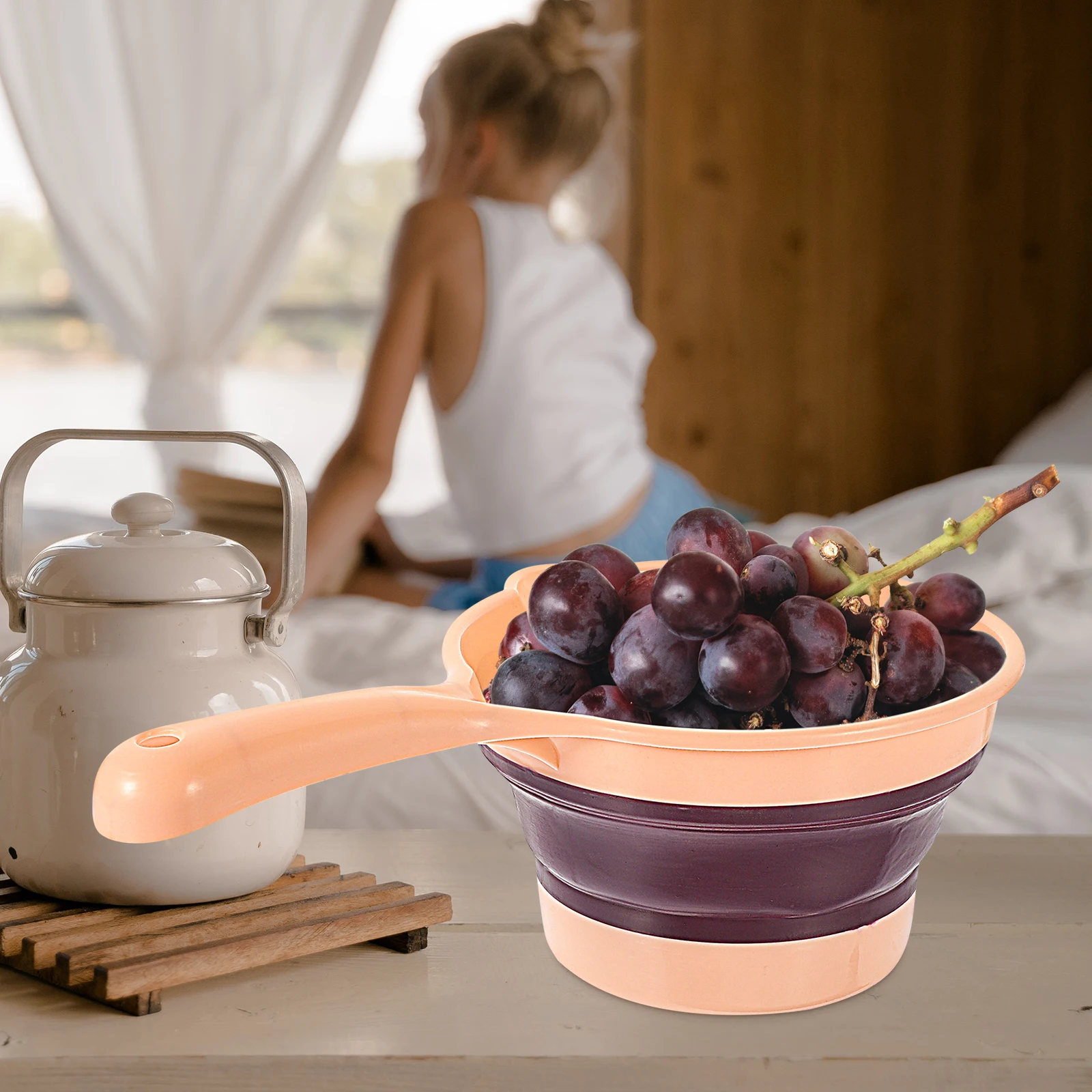 

2Pcs Foldable Water Ladle Plastic Kitchen Water Bailer Handy Scoop for Home Restaurant Washing Fruits Vegetables