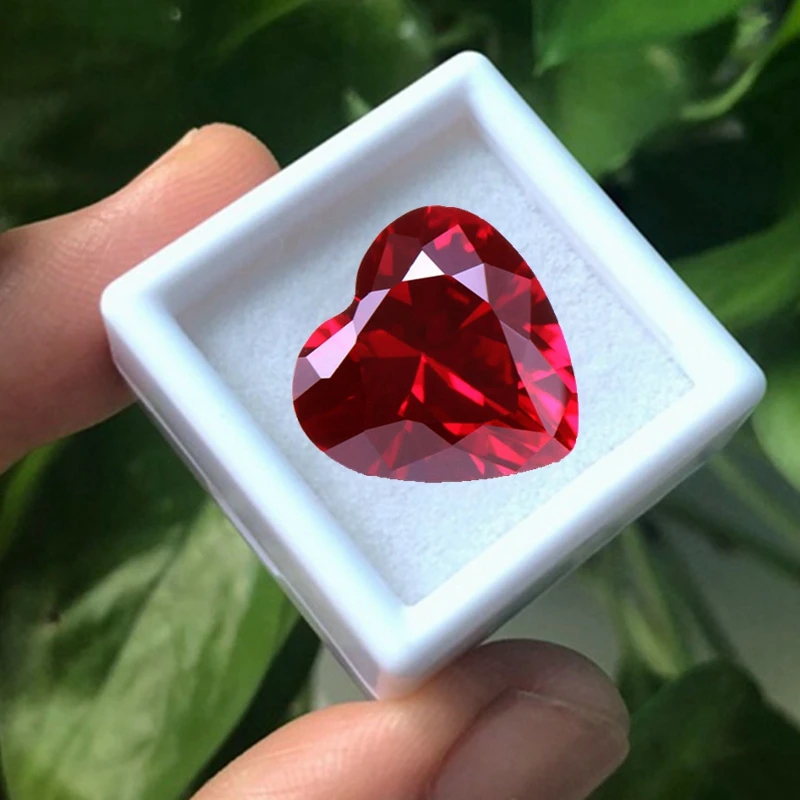 Gema de rubí con forma de corazón en caja de primera calidad, luz UV brillante, gema de claridad VVS VVS para anillo de compromiso/piedra de nacimiento, fabricación de joyas/colección/regalo