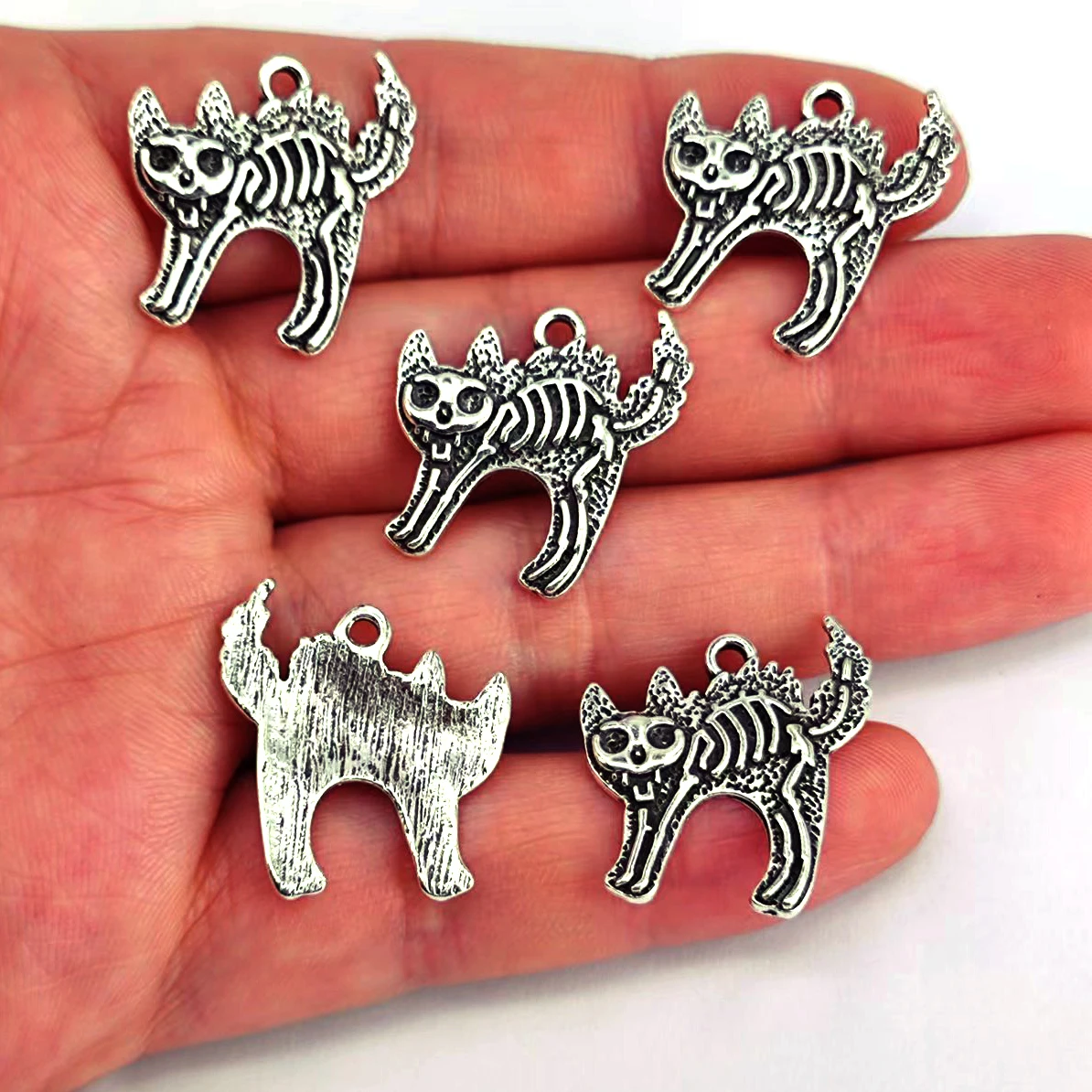 

50pcs Creative Trendy Cartoon Angry Cat Animal Skeleton Gift For Women Men Accessories DIY