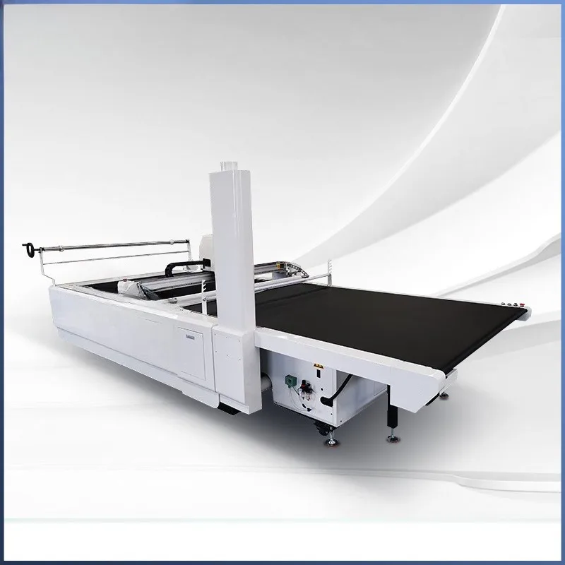 Numerical control intelligent cutting machine, clothing bags, vibration knife cutting machine