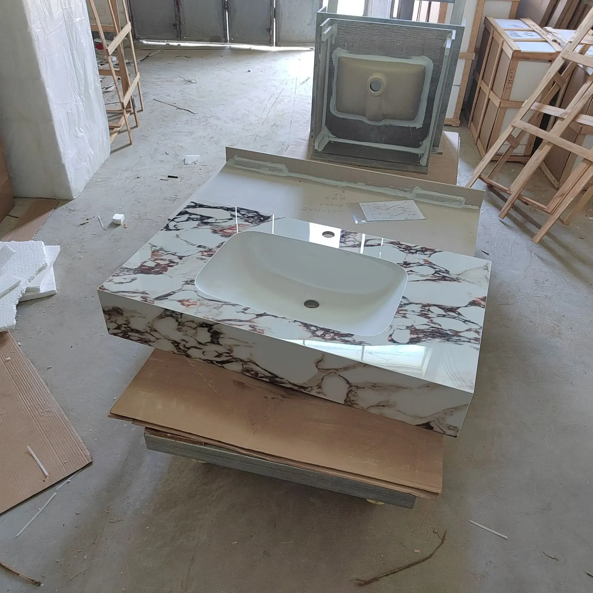 حوض غسيل سيراميك بدون خياطة من بلاطة الصخور، حجم زاوية حوض تحت العداد، حمام #2