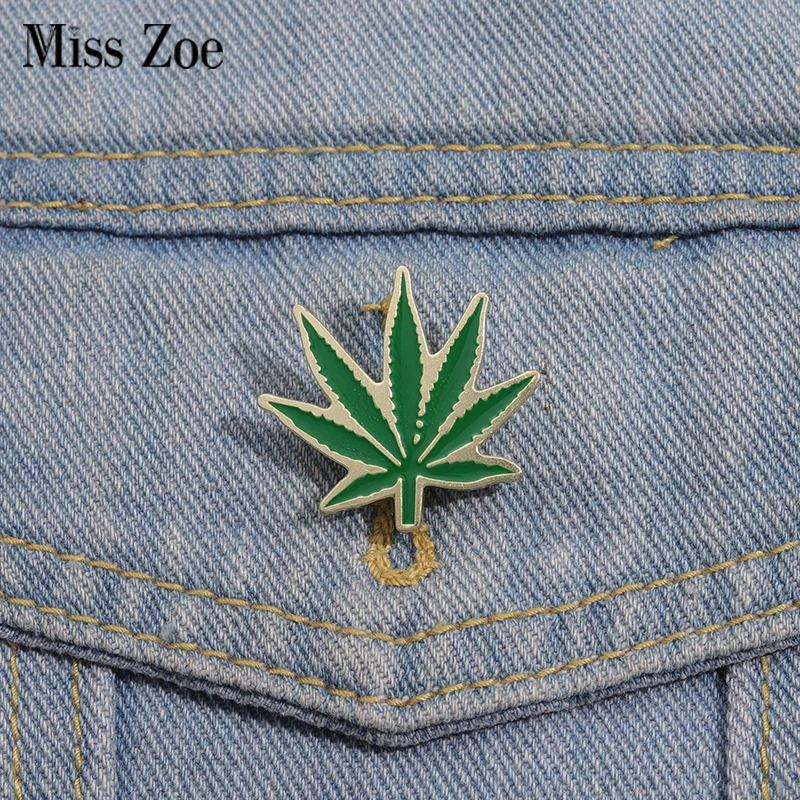 Marijuana Leaves Enamel Pins Custom Green Brooches Lapel Badges Plant Jewelry Gift for Friends