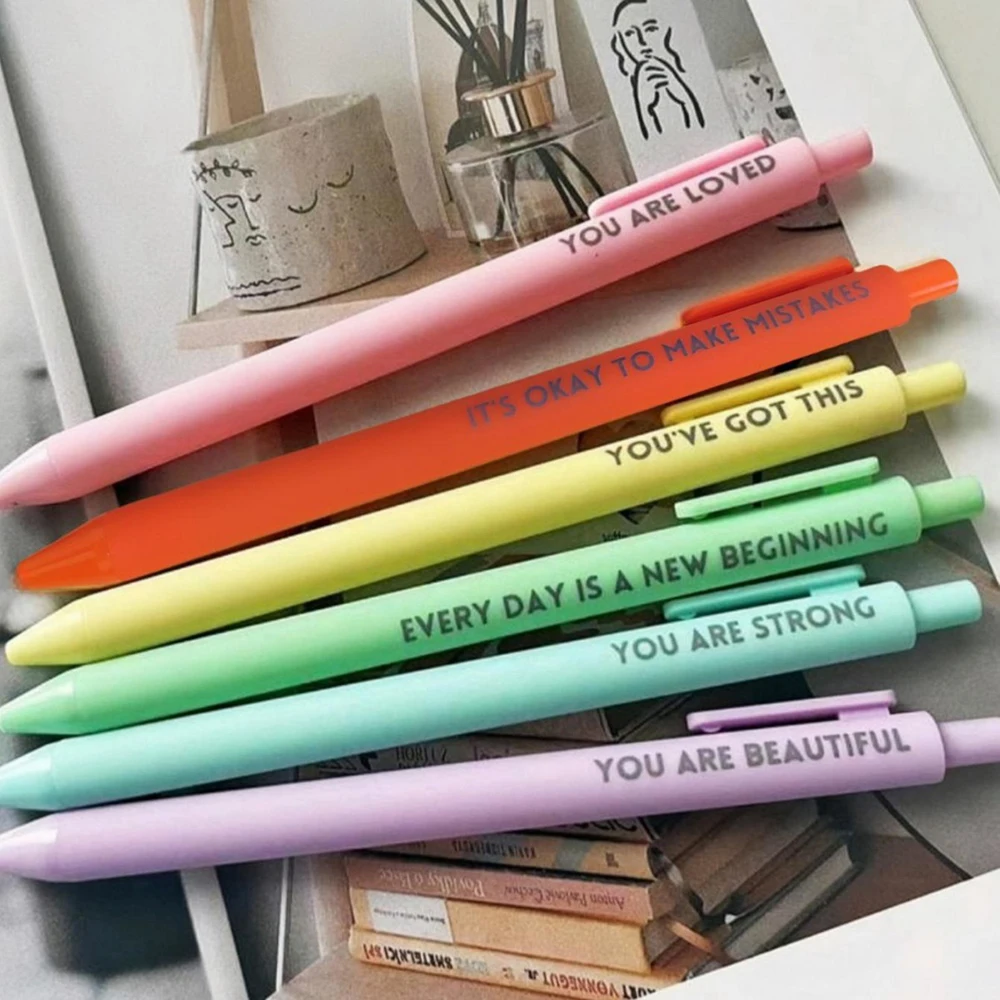 Lot de 6 stylos neutres inspirants avec citations encourageantes, manche en plastique avec clip de poche, encre noire, pour l'écriture quotidienne, en cadeau