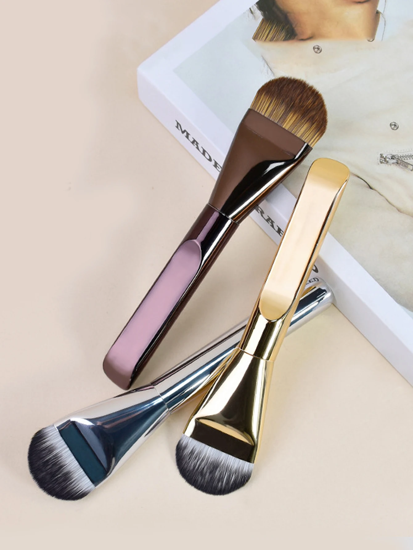 Brocha para base de lengua ancha ultrafina, corrector sin marcas, sin polvo, cabeza plana, herramientas de belleza para el cabello suave, brocha de maquillaje, brocha para máscara