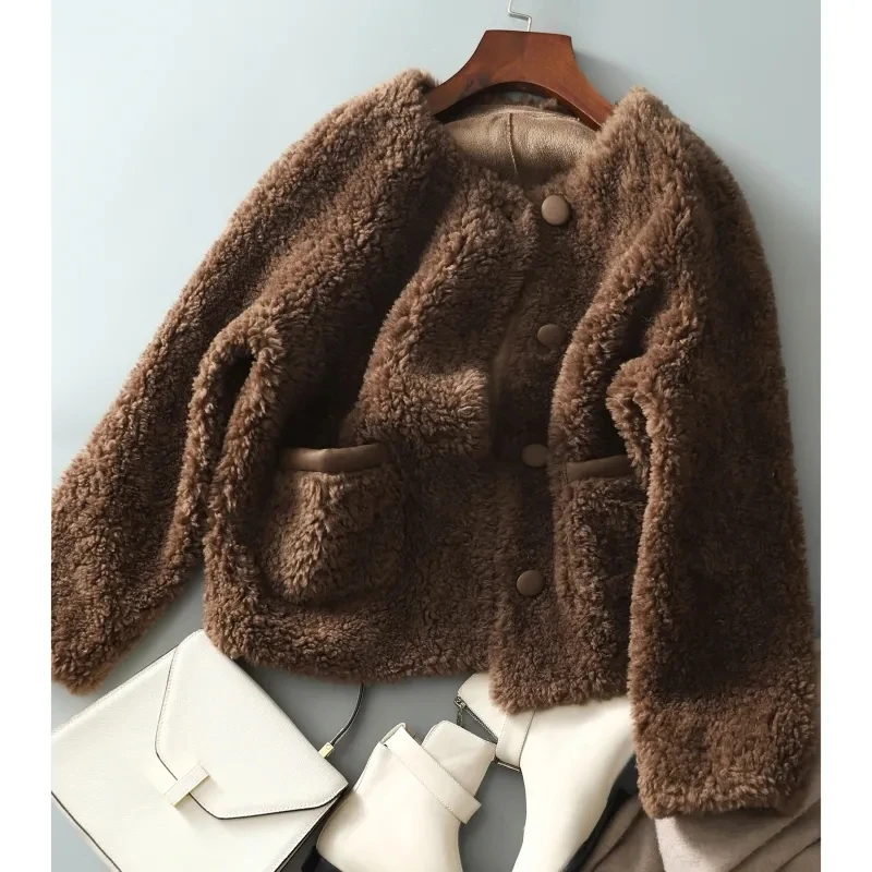2026 Autumn/Winter New Round Neck Short Lamb wool Coat for Women Warm Small Fragrant style Particle Velvet Short Outwear Top