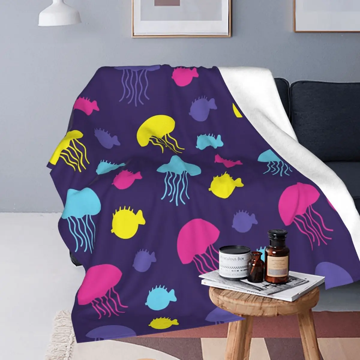 Fish Jellyfish Ocean Animals Blanket Fleece Sofa Throw Blanket Breathable Throw Blankets for Home Bedroom Throws Bedspread Quilt
