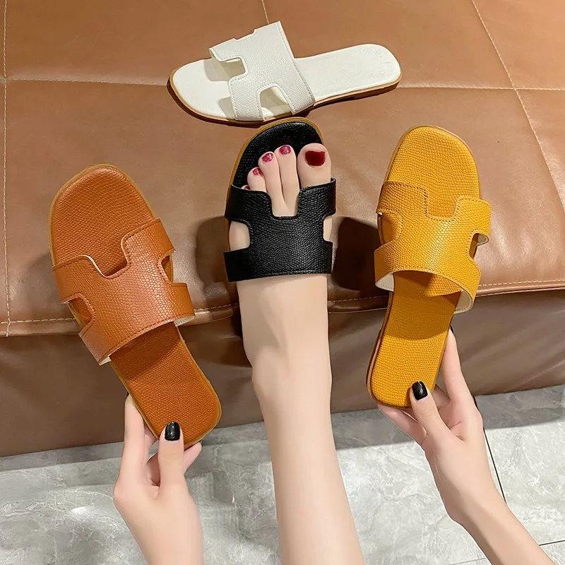 Women Slippers 2024 New Summer Comfort Flat Bottom Slippers Tourist Beach Sandals Classic Fashion Outdoor Leather Slides Women