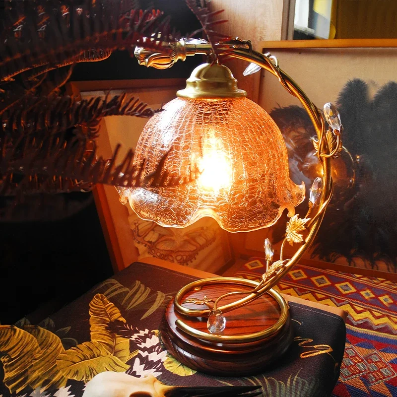 luxury warm romantic atmosphere retro American crystal festive bedside lamp