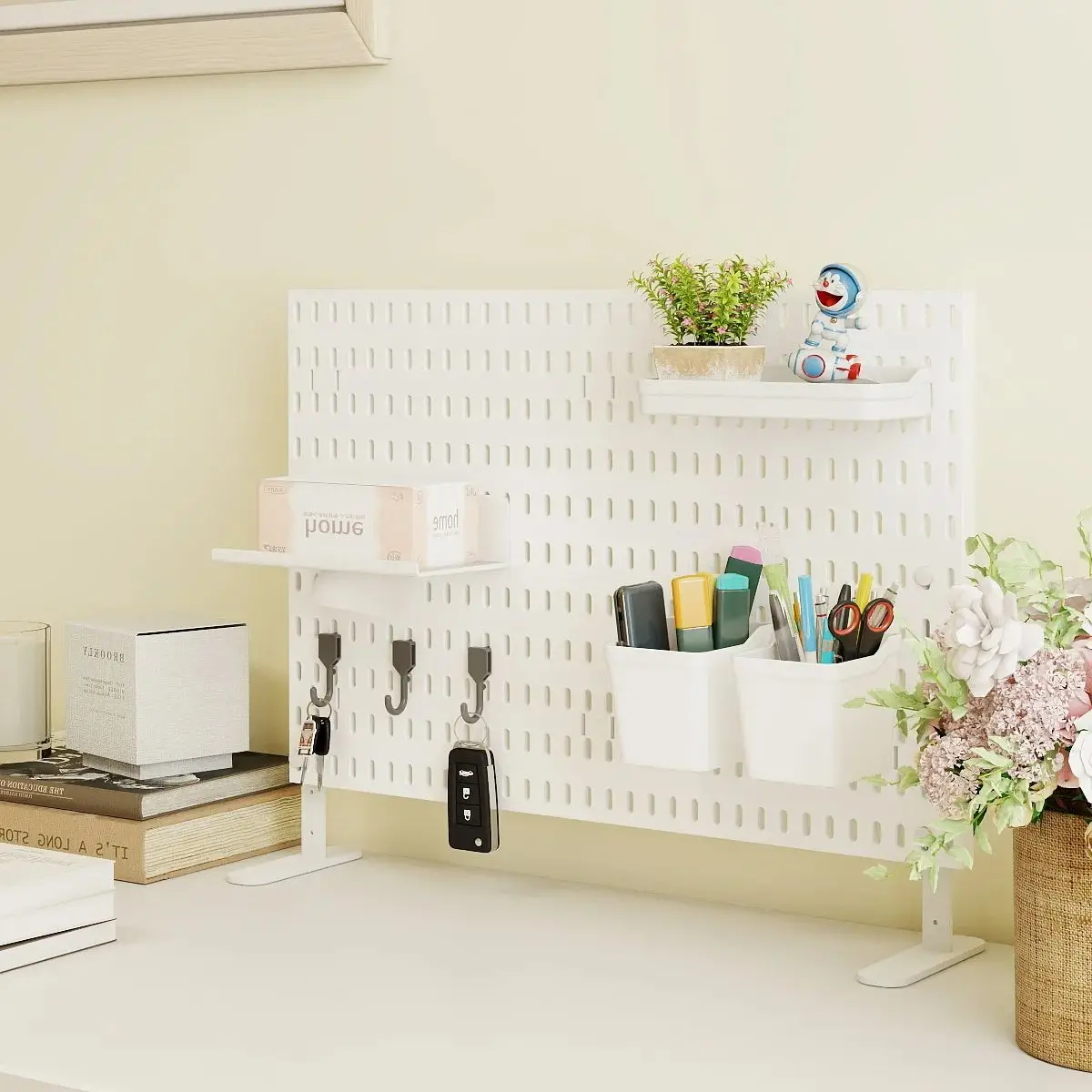 

Комплект модульной пластиковой перфорированной доски — универсальный настольный органайзер с крючками, корзинами и полками для настраиваемого хранения в домашнем офисе