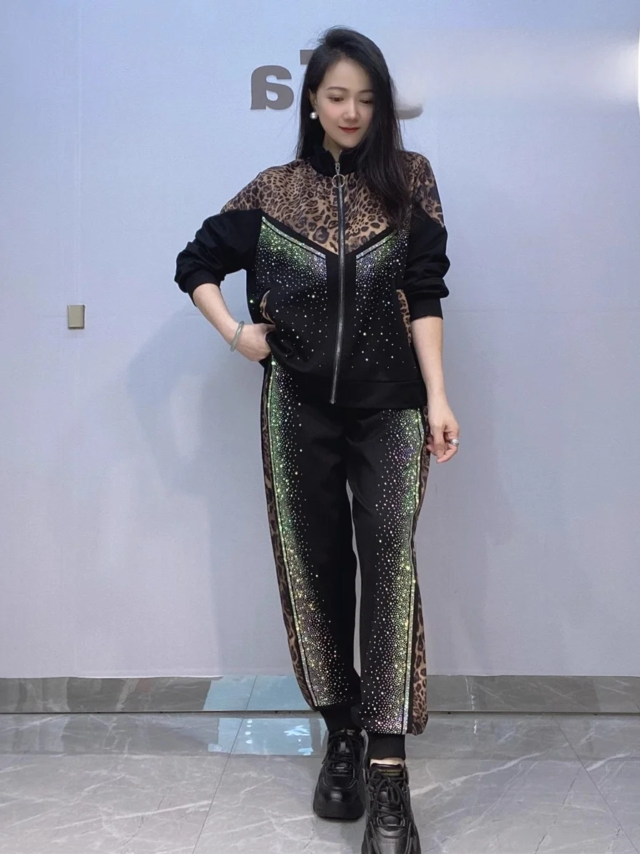 

Женский осенне-зимний повседневный спортивный костюм с леопардовым принтом, лоскутный, утягивающий, больших размеров, с длинными рукавами, комплект из двух предметов