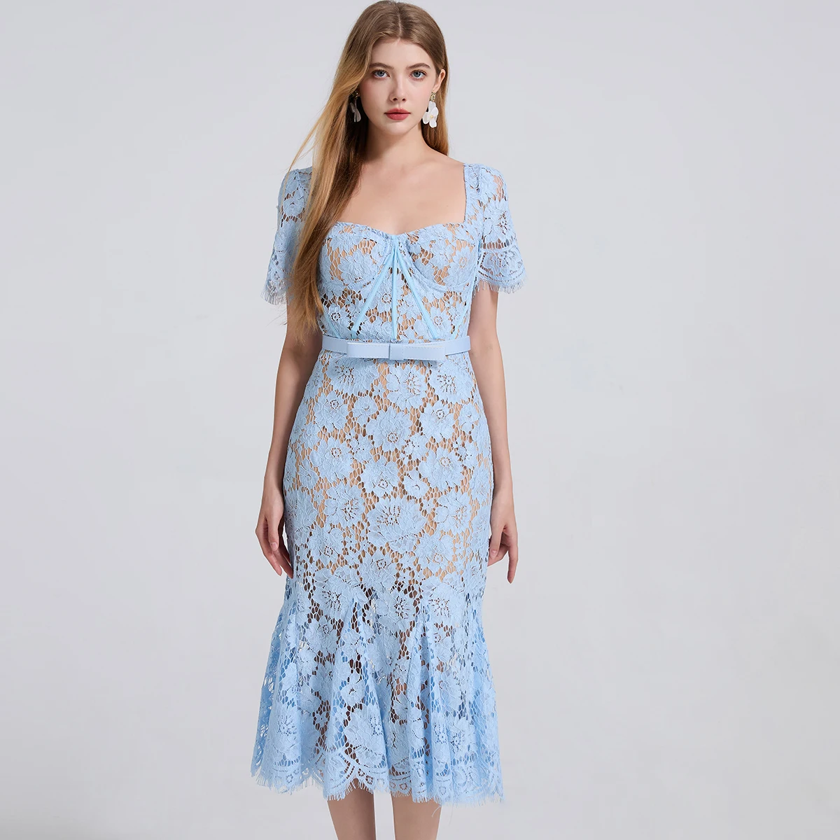 آلهة مروحة الصناعة الثقيلة ثلاثية الأبعاد حصيرة الصدر هيكل السمكة الصلب حافة التفاف الوركين والذيل "فستان ماكسي أسود" الدانتيل مثير صيف 2025