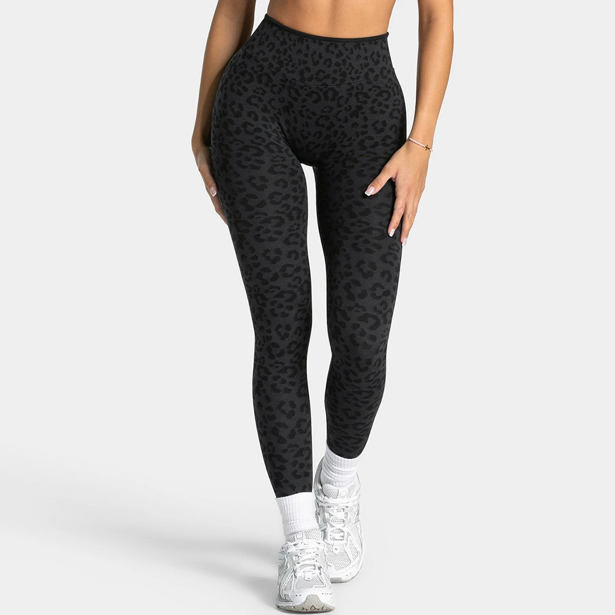 Women Seamless Yoga Pants White Edge Waist Sports Tights Leopard Print Hip Lifting Sports Leggings Running Exercise Gym Pants