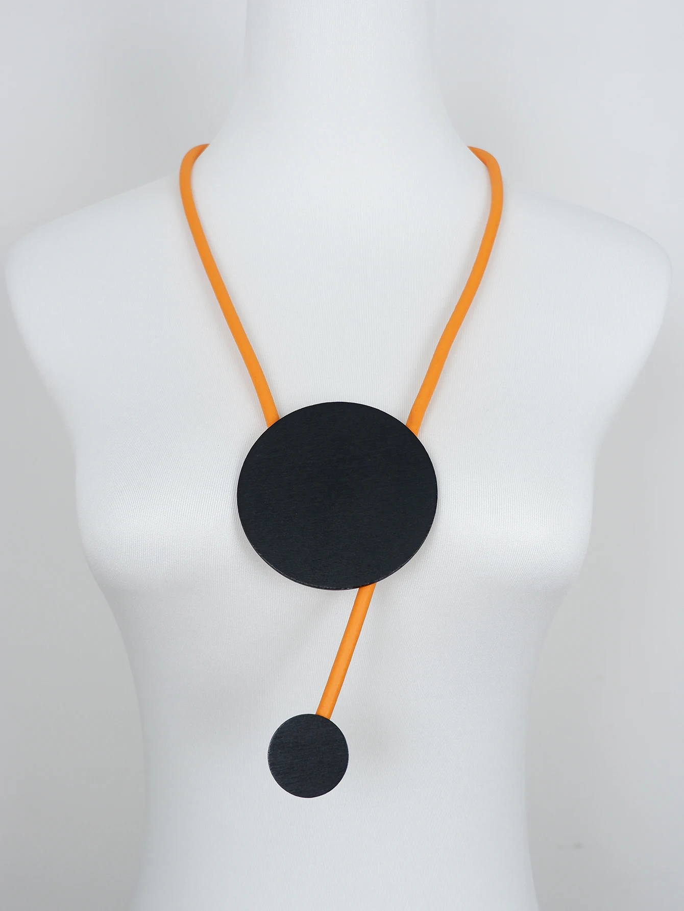 UKEBAY Minimalistische Halskette mit Kreisanhänger aus Gummi, moderne, minimalistische, leichte Mode-Schmuck-Halskette, Festival-Geschenk, Halskette für den täglichen Gebrauch – Detail 6