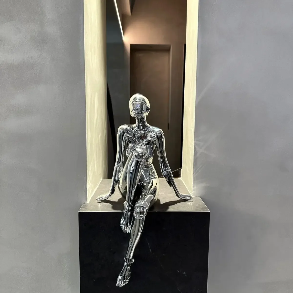 Mechanical Goddess Decoration Simple Modern Abstract Figure Sculpture Living Room Soft Decorations Artwork Fashion Play