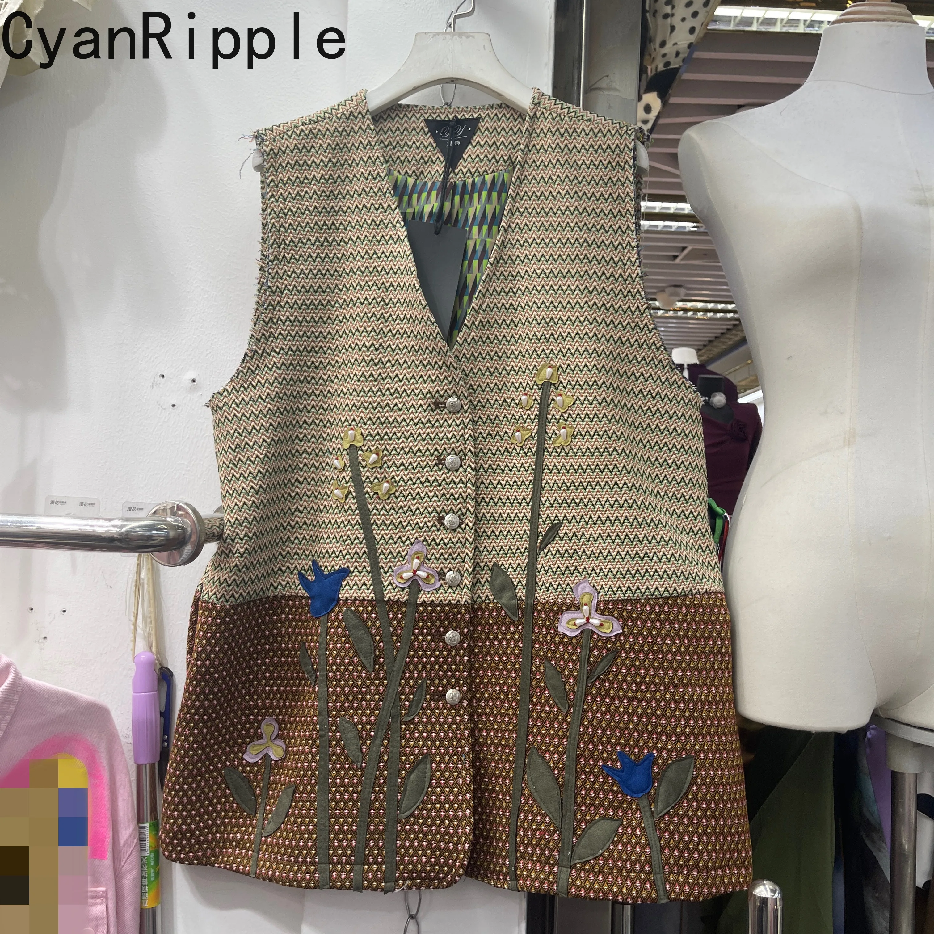 

2026 New Spring Fashion Female Waistcoat Elegant V-neck Single-breasted Embroidery Flowers Sleeveless Jacket Women Vest Coats