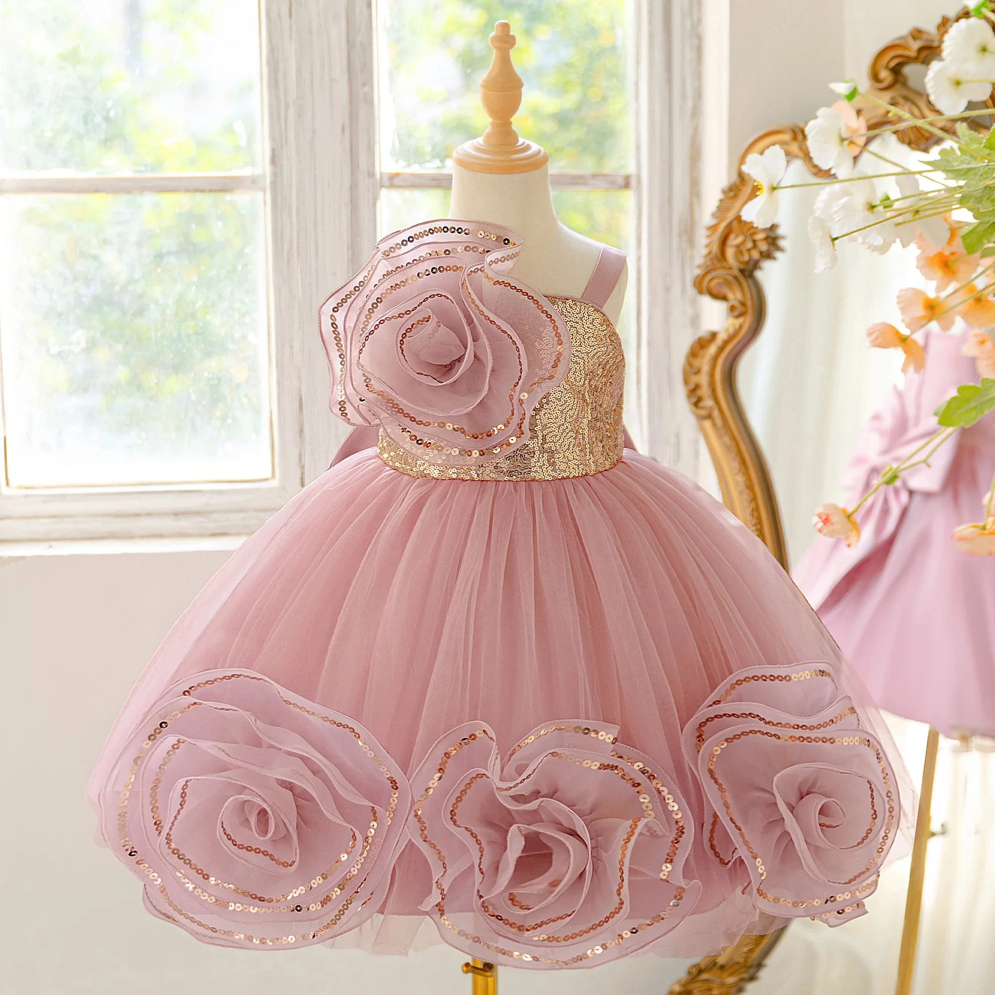 

Pink Tulle Flower Girl Dress with Sequin 3D Flowers, One - Shoulder & Gold - Trimmed Waist, Perfect for Wedding, Birthday & Part