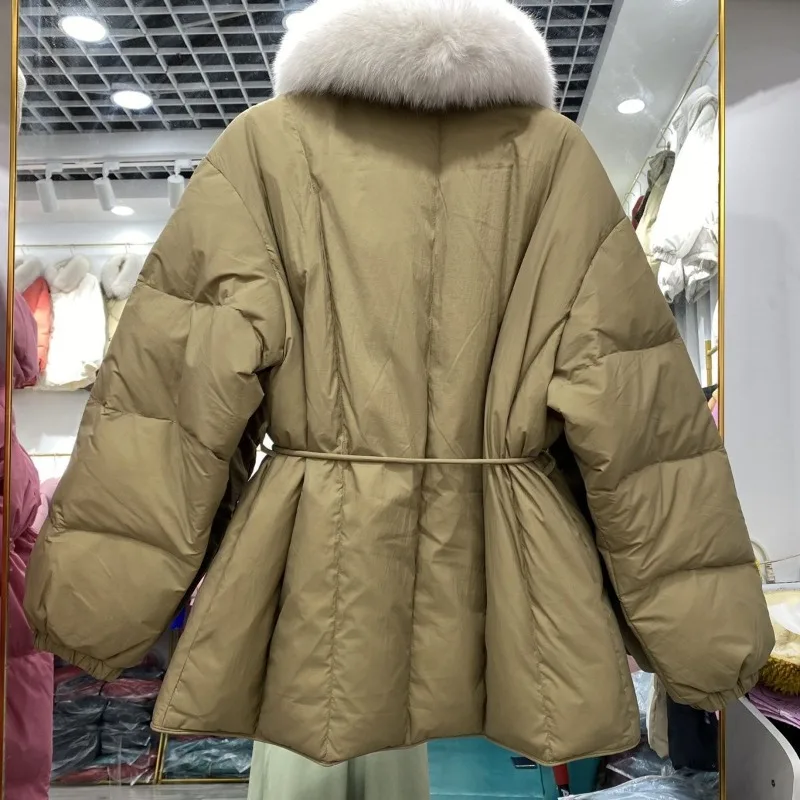 Chaqueta de plumón con cuello de piel de zorro para mujer, abrigo de invierno, Parkas cálidas, prendas de vestir de encaje en la cintura, versión de longitud media, abrigo femenino