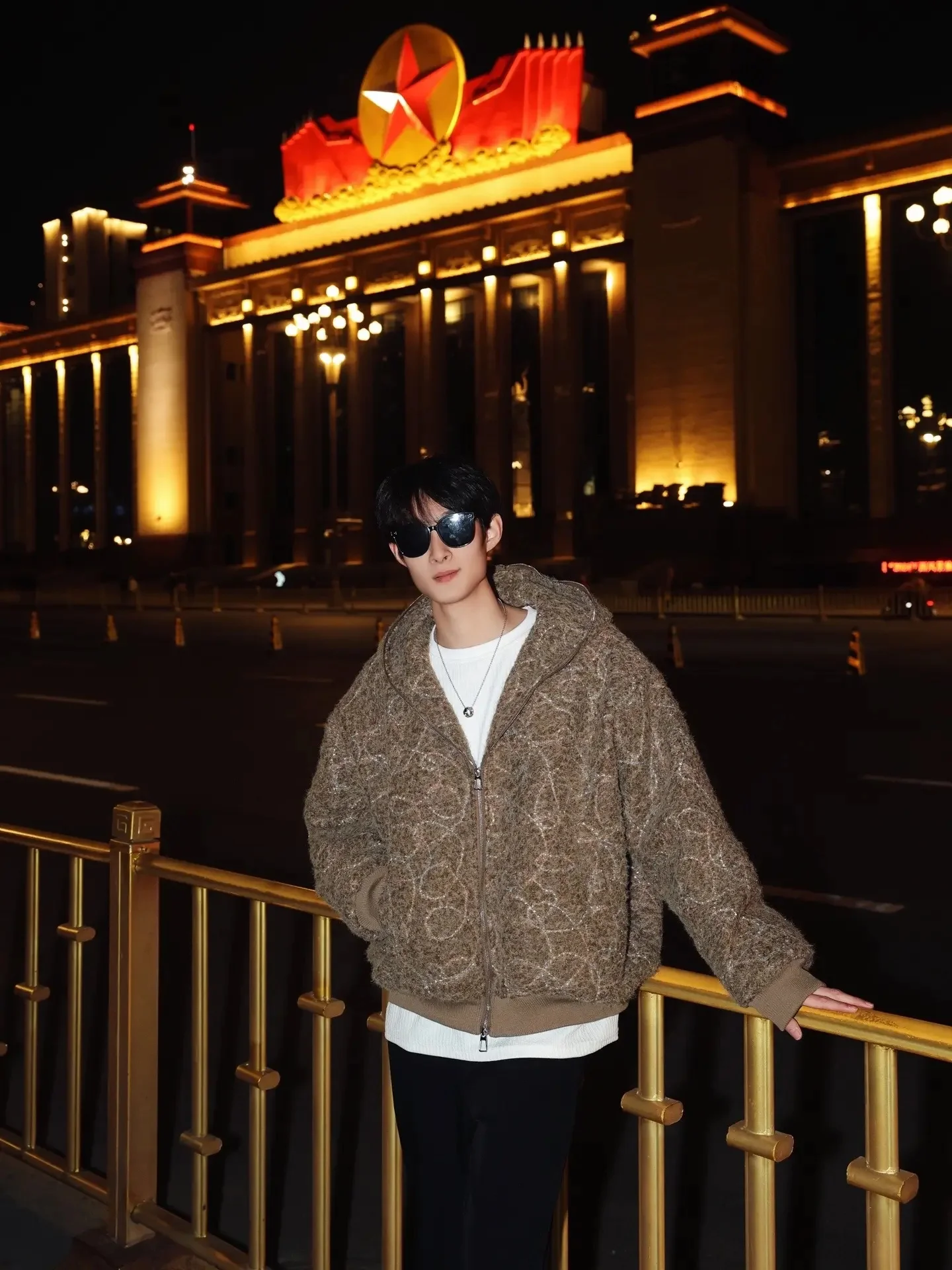 

Retro American Embroidered Cotton Jaet for Men Winter Thiened Cotton Coat High-End Feelings Cool Outerwear Youth Faion