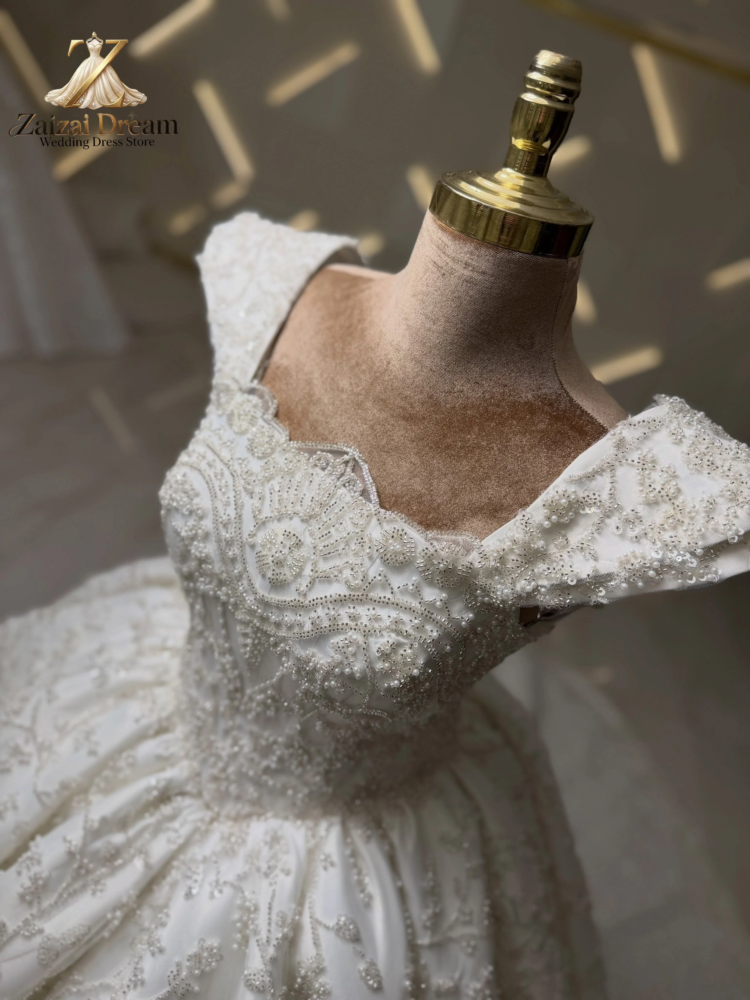 Customzied Luxury Ball Gown Wedding Dress Off Shoulder Beaded Lace Princess Bridal Gown Cathedral Train Vestido De Novia