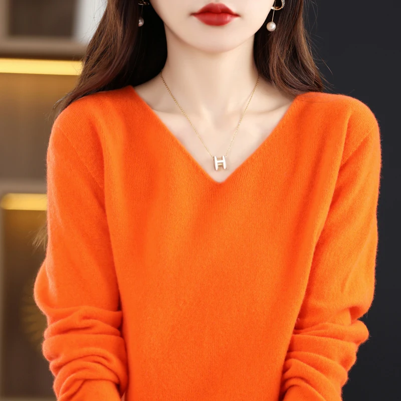 100% Australian wool V-neck women\'s sweater comfortable, soft and solid color one long sleeve sweater 201